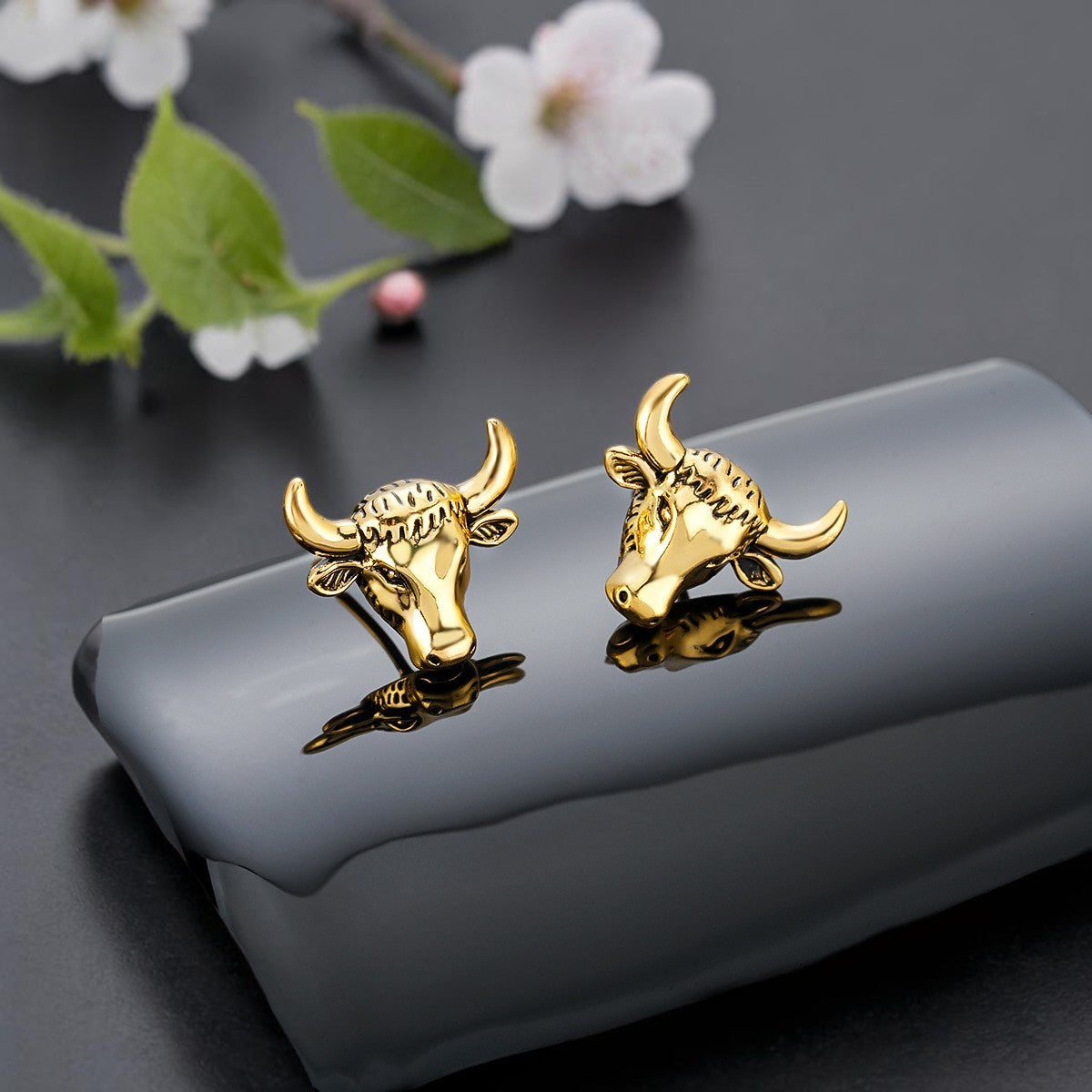 Trader style Bull symbol stainless steel stud