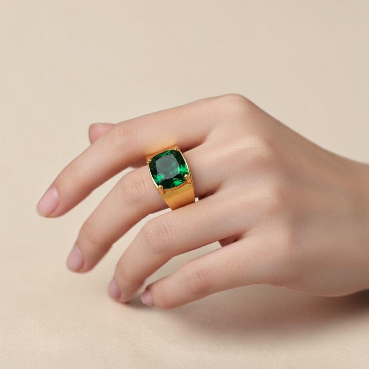 Luxury green stone 304 Stainless Steel Elegant Finger Ring Adjustable